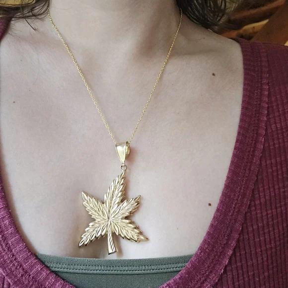 Gold Leaf Necklace - Picture 5 of 6